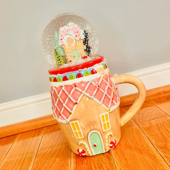 T.J.Maxx Holiday New Pastel Gingerbread House Mug With Snow Globe